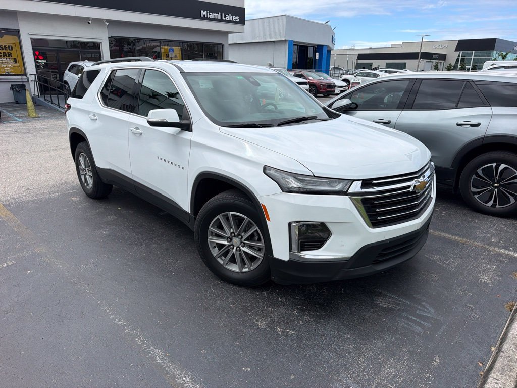 Used 2023 Chevrolet Traverse LT FWD image 3