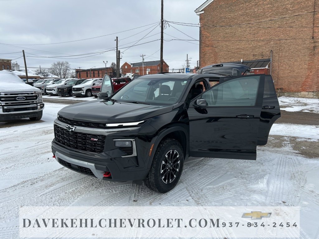 Used 2025 Chevrolet Traverse Z71 w/ Driver Confidence Package image 25