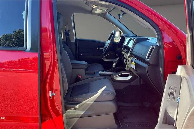 Certified 2026 Nissan Frontier SV w/ All-Weather Content Package AWD/4WD image 7
