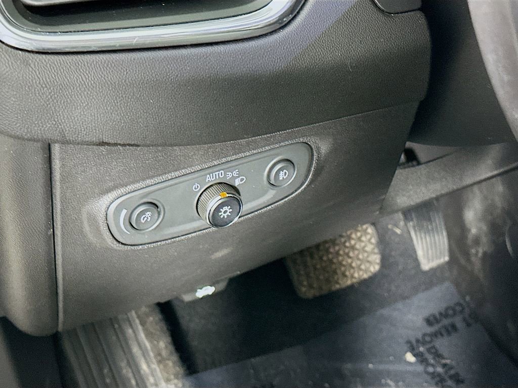 Used 2020 Chevrolet Equinox LT image 16