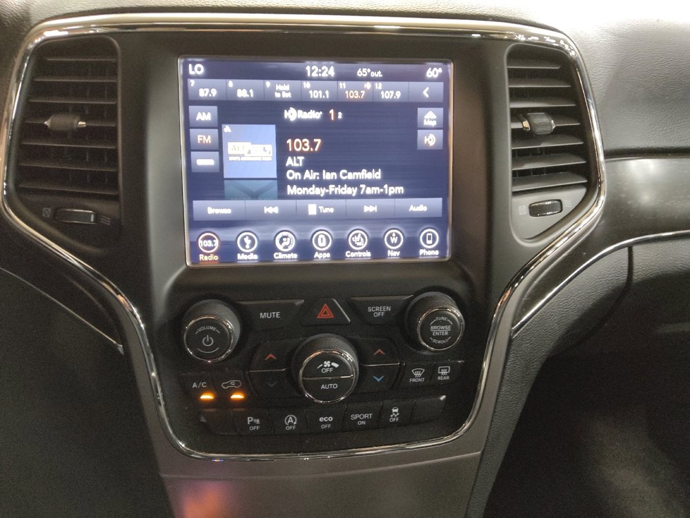 Used 2018 Jeep Grand Cherokee Limited image 25