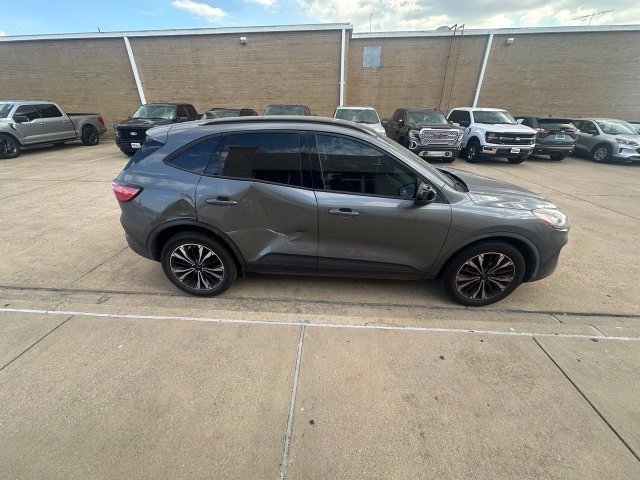 Used 2022 Ford Escape SE w/ SE Sport Appearance Package AWD/4WD image 6