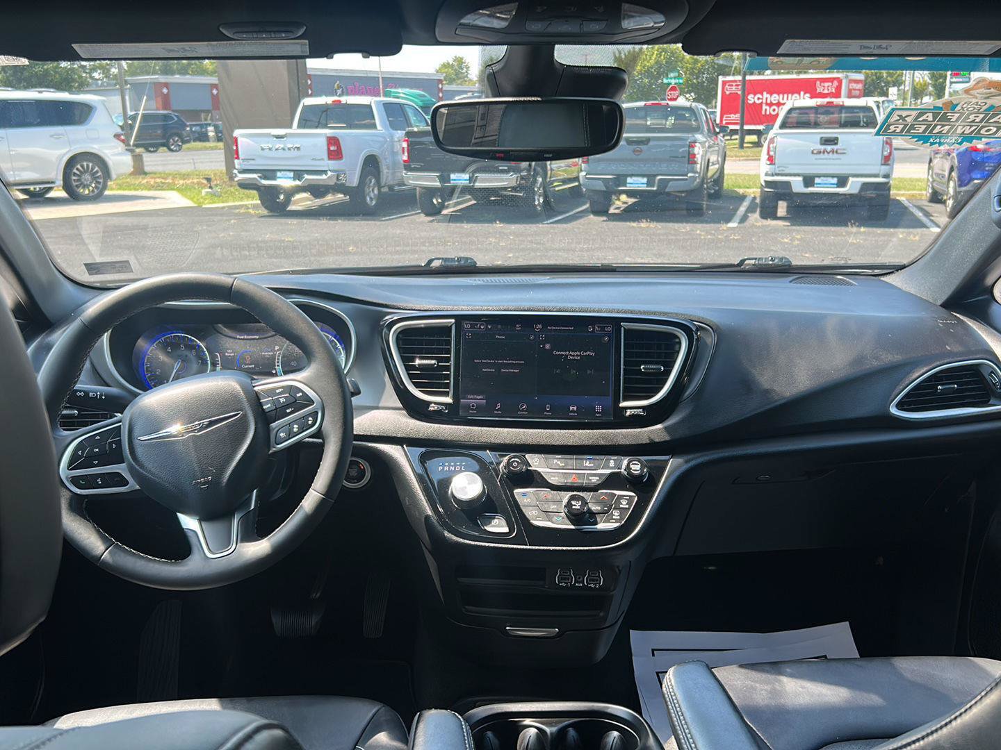 Used 2025 Chrysler Pacifica Select FWD image 21