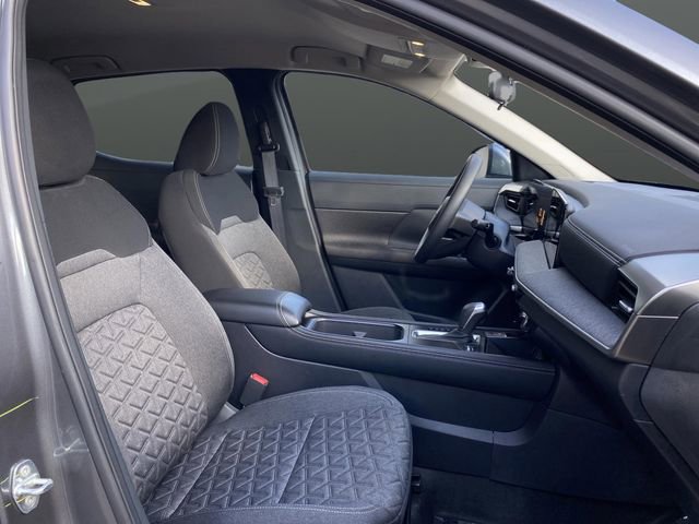 Used 2025 Nissan Kicks SV w/ Charging Package image 26