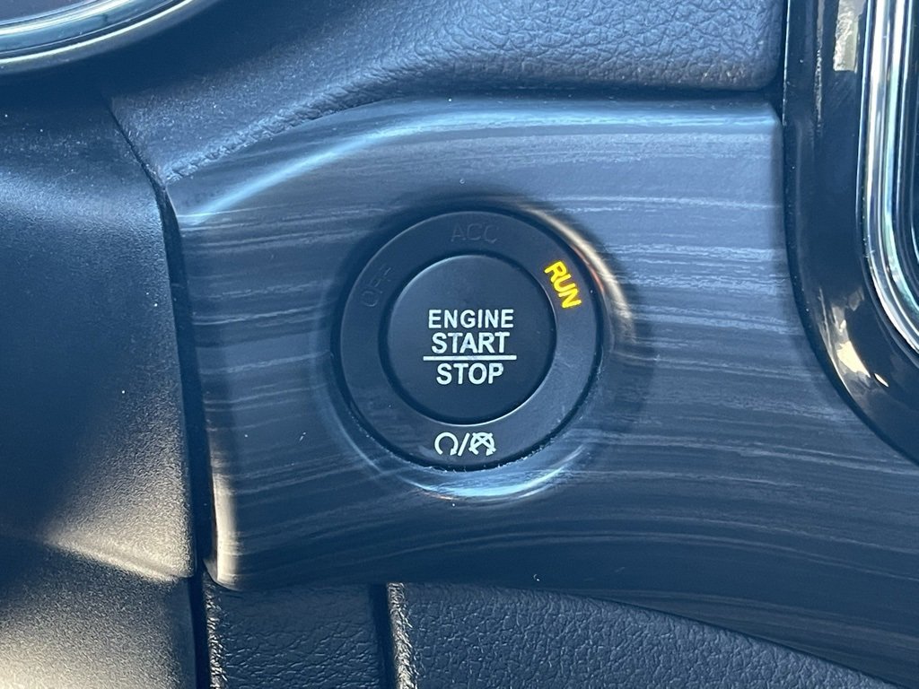 Used 2021 Jeep Grand Cherokee Laredo X image 27