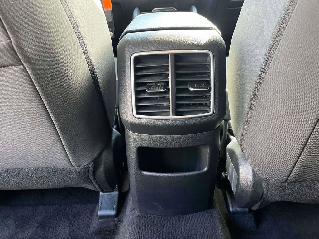 Used 2025 Kia Sportage LX image 4