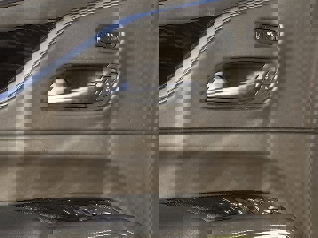 Used 2024 Cadillac Escalade ESV V image 21