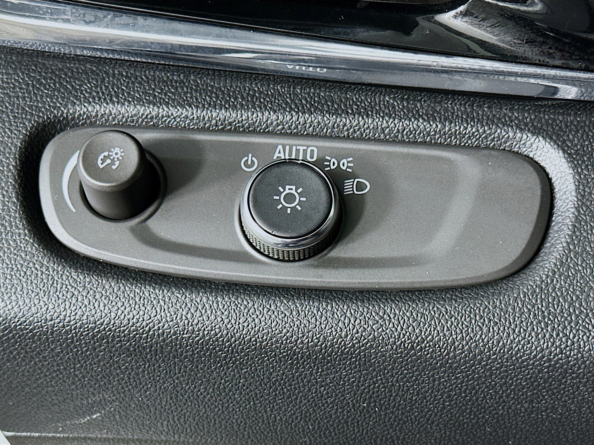 Used 2025 Buick Envista Sport Touring image 17