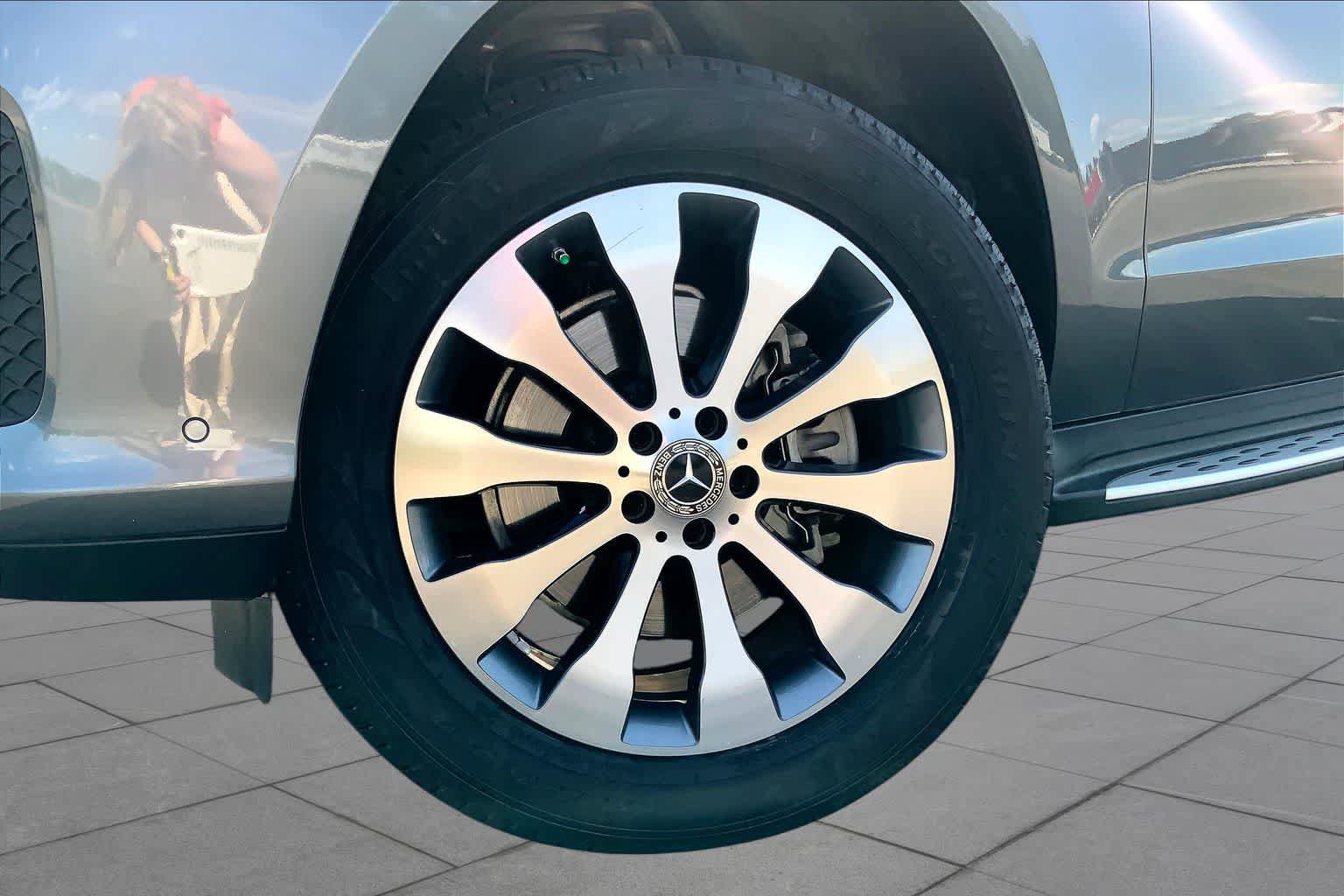 Used 2018 Mercedes-Benz GLS 450 4MATIC image 11