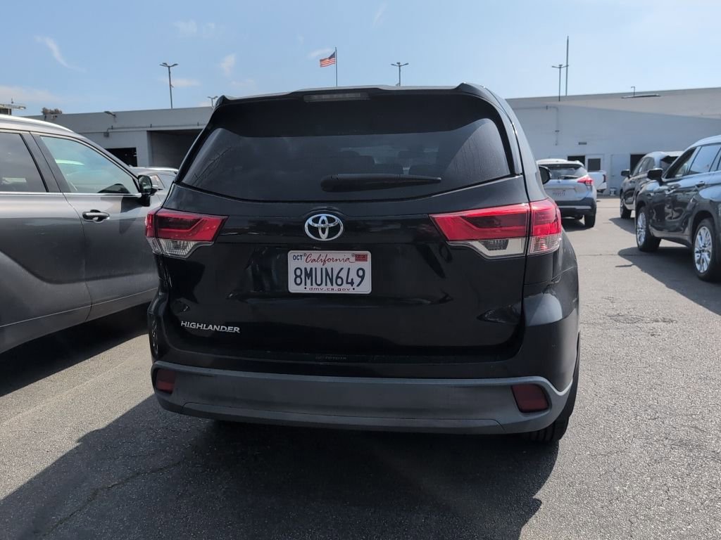 Used 2019 Toyota Highlander LE image 4