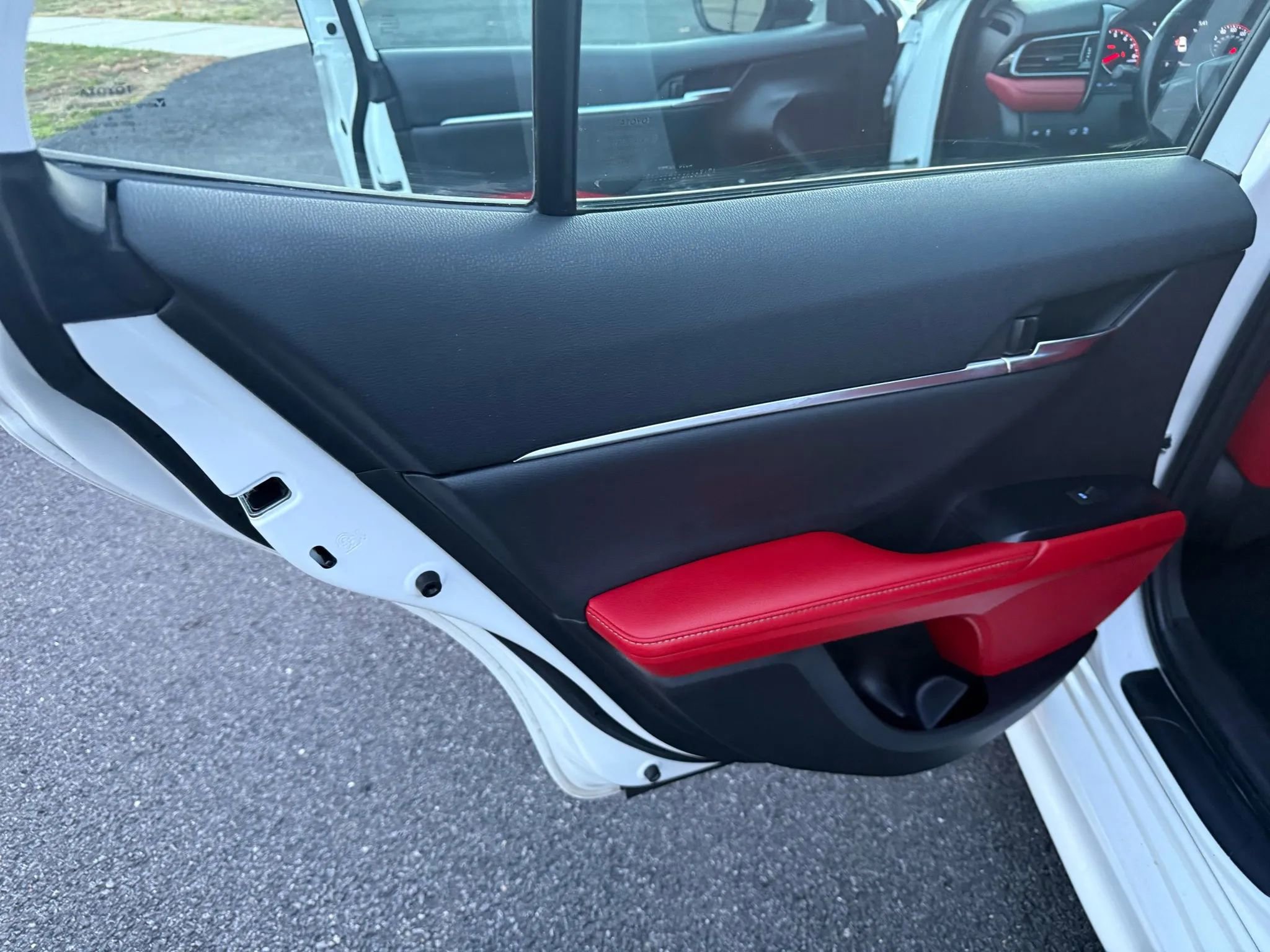 Used 2020 Toyota Camry XSE image 30