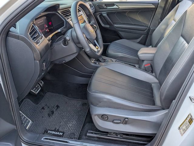 Used 2022 Volkswagen Tiguan SE R-Line image 10