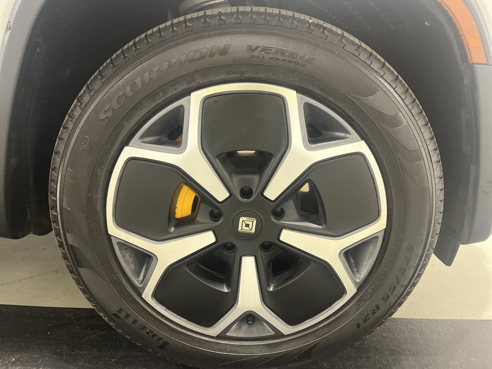 Used 2024 Rivian R1S Adventure AWD/4WD image 11