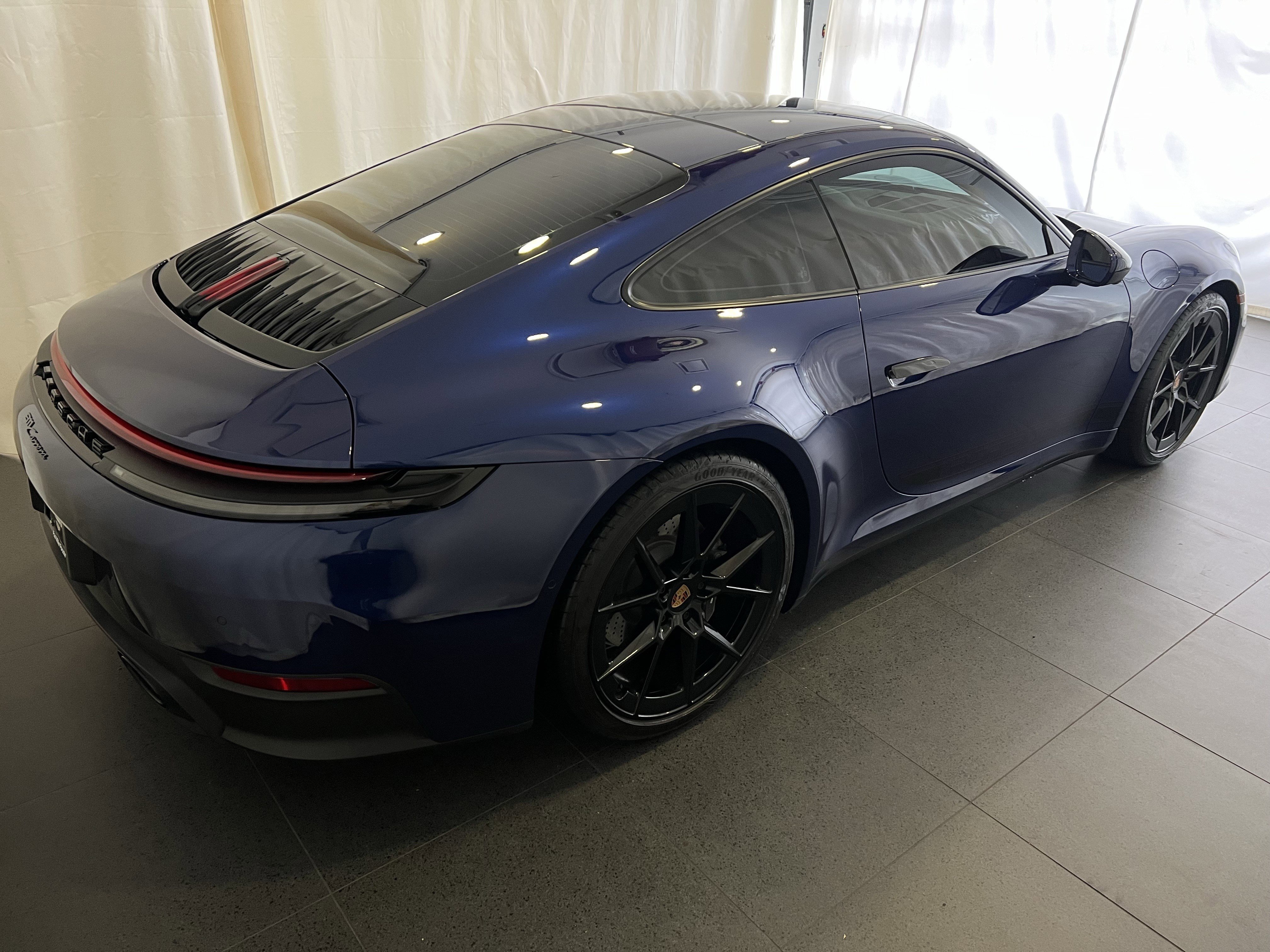 Certified 2025 Porsche 911 Carrera image 9