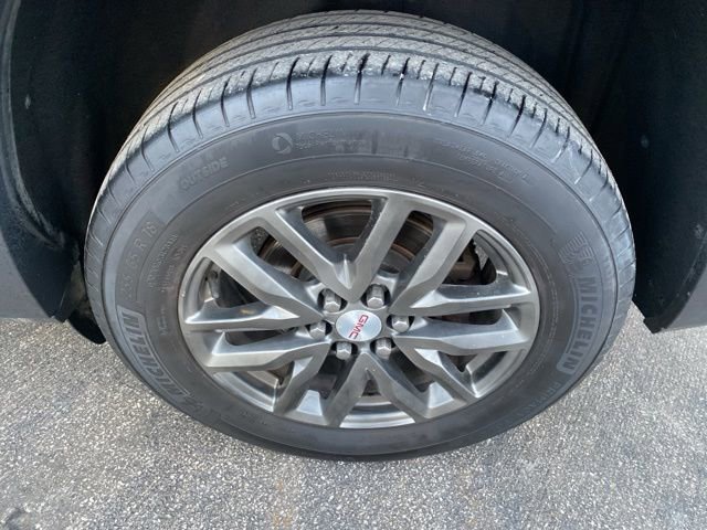 Used 2018 GMC Acadia SLT w/ LPO, Floor Liner Package image 10