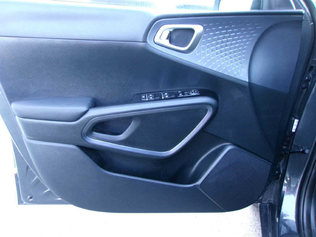 Used 2025 Kia Soul EX FWD image 15