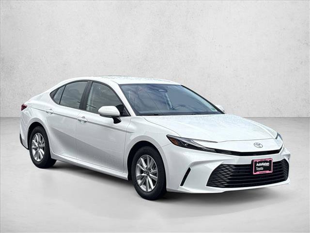 Used 2025 Toyota Camry LE w/ Convenience Package FWD image 3
