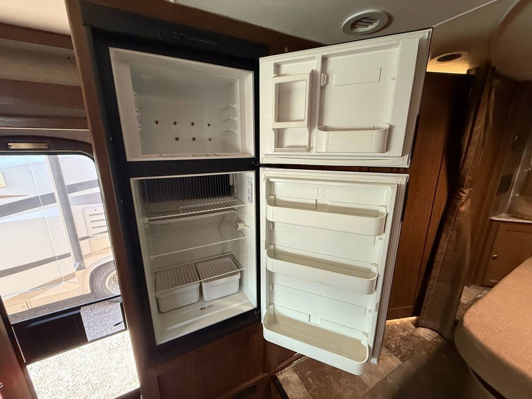 Used 2016 Ford E-350 and Econoline 350 Super Duty w/ Motorhome Prep Package RWD image 26