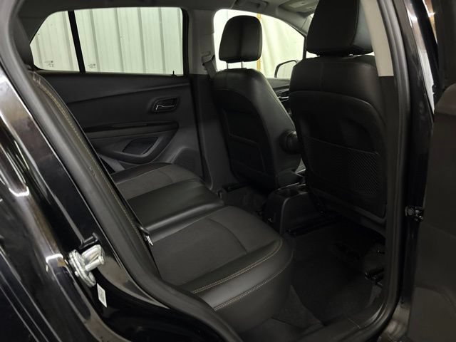 Used 2019 Chevrolet Trax LT w/ Sun & Sound Package AWD/4WD image 14