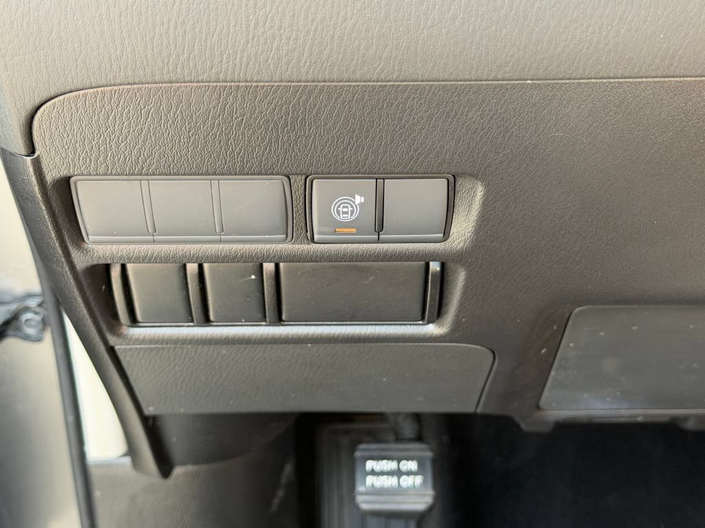 Used 2024 Nissan Armada SV AWD/4WD image 11