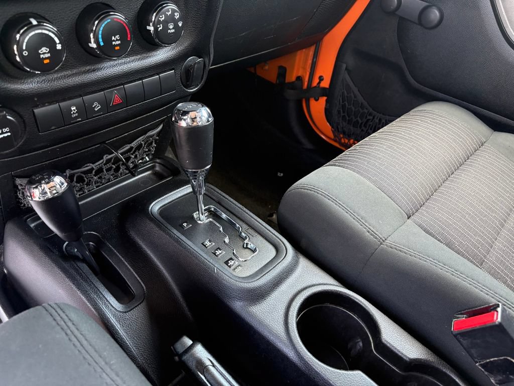 Used 2012 Jeep Wrangler Unlimited Sport w/ Connectivity Group AWD/4WD image 15