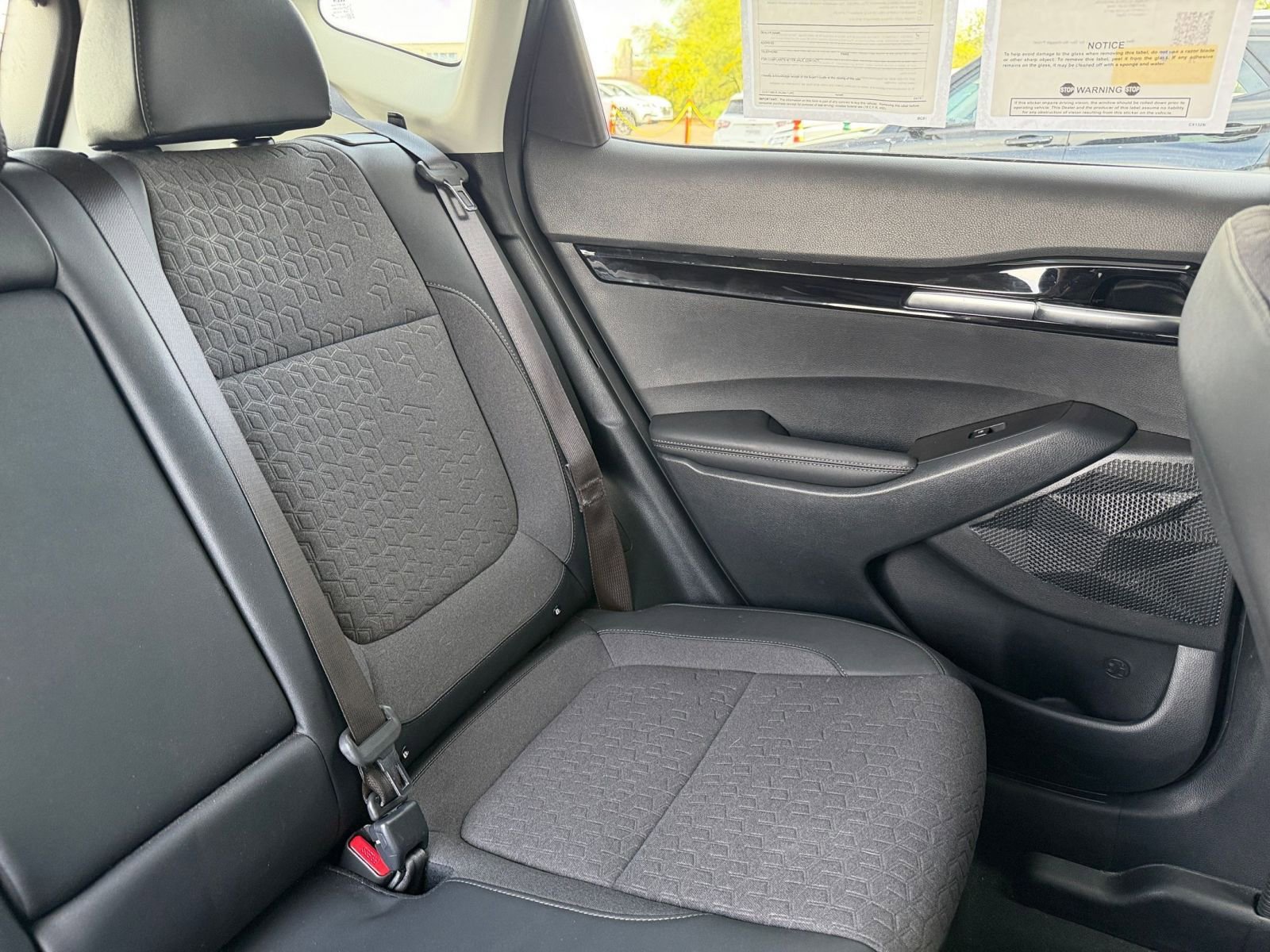 Used 2025 Kia Seltos S image 38