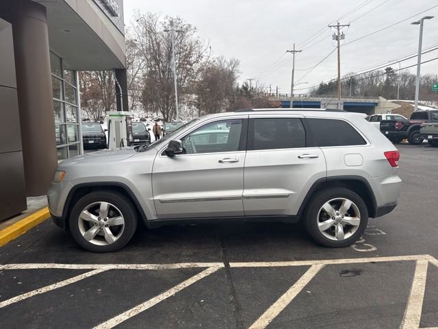 Used 2013 Jeep Grand Cherokee Overland w/ Advance Technology Group image 2