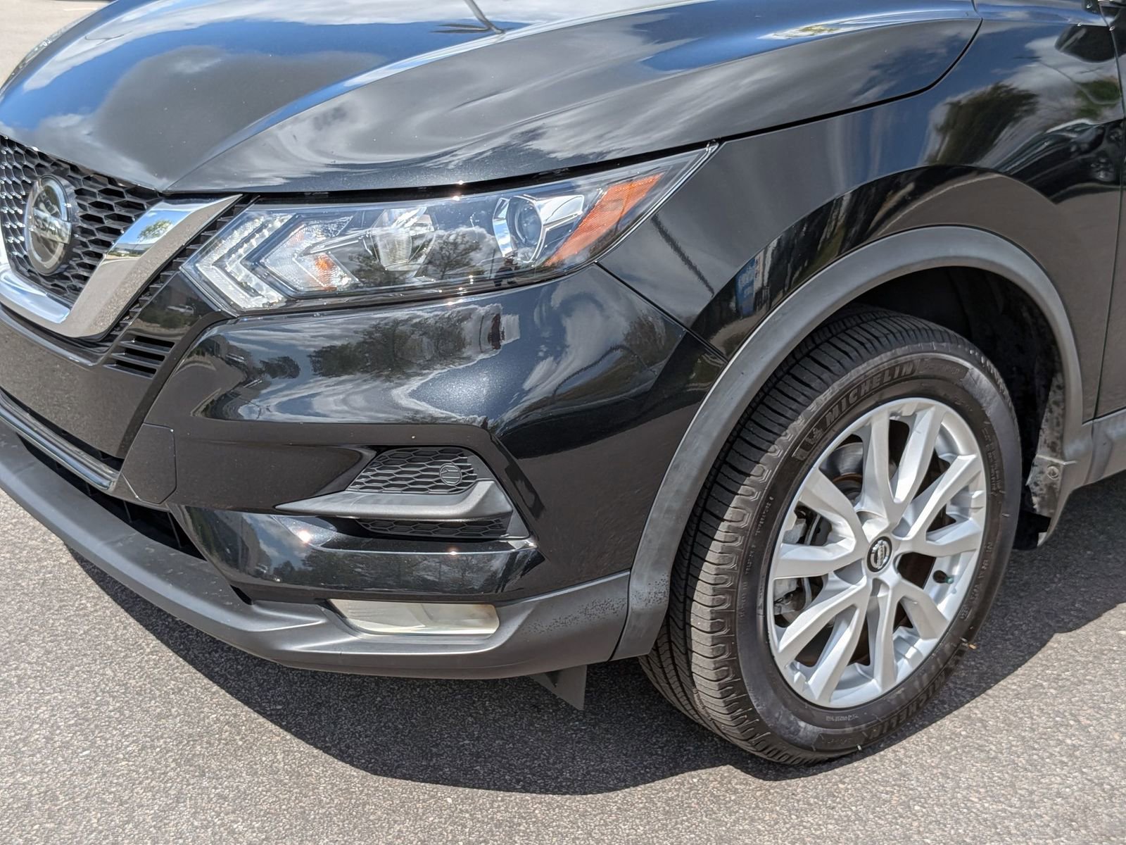 Used 2022 Nissan Rogue Sport SV image 9