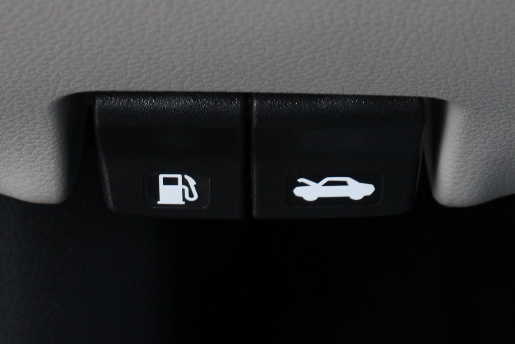 Used 2020 Nissan Rogue Sport SL w/ Premium Package image 19