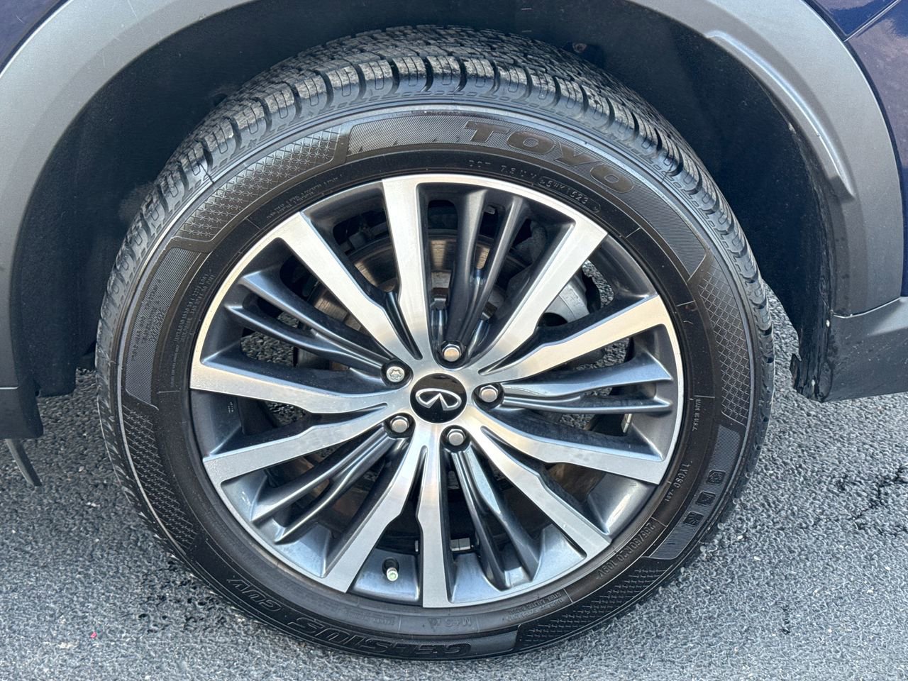 Used 2022 INFINITI QX60 Sensory image 11