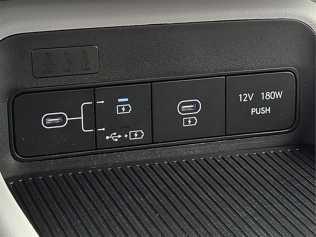 Used 2025 Hyundai Kona SEL image 16