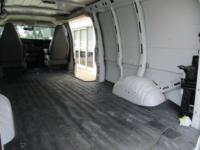 Used 2023 GMC Savana 2500 Extended w/ Driver Convenience Package image 5