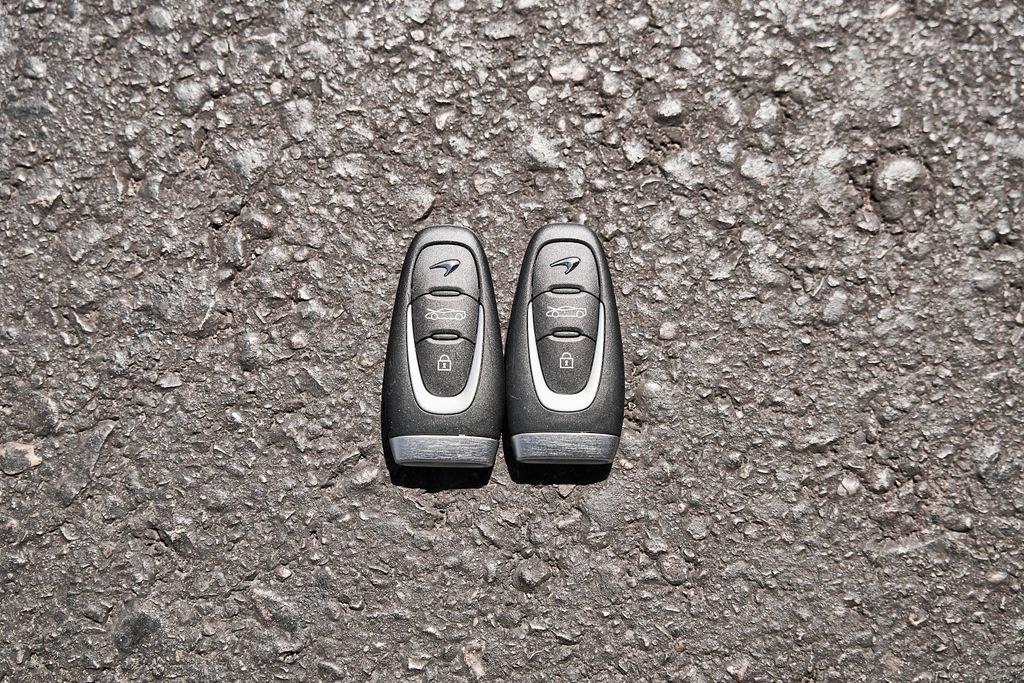 Used 2024 McLaren Artura image 56