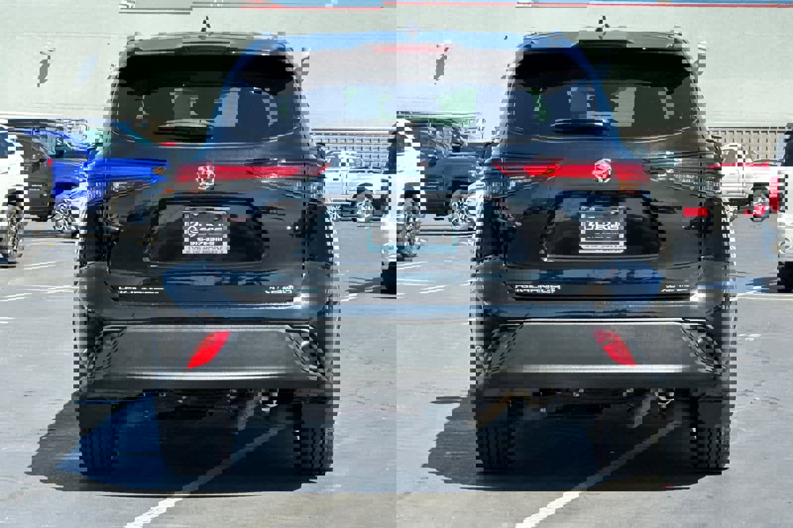 Used 2024 Toyota Highlander XLE image 8