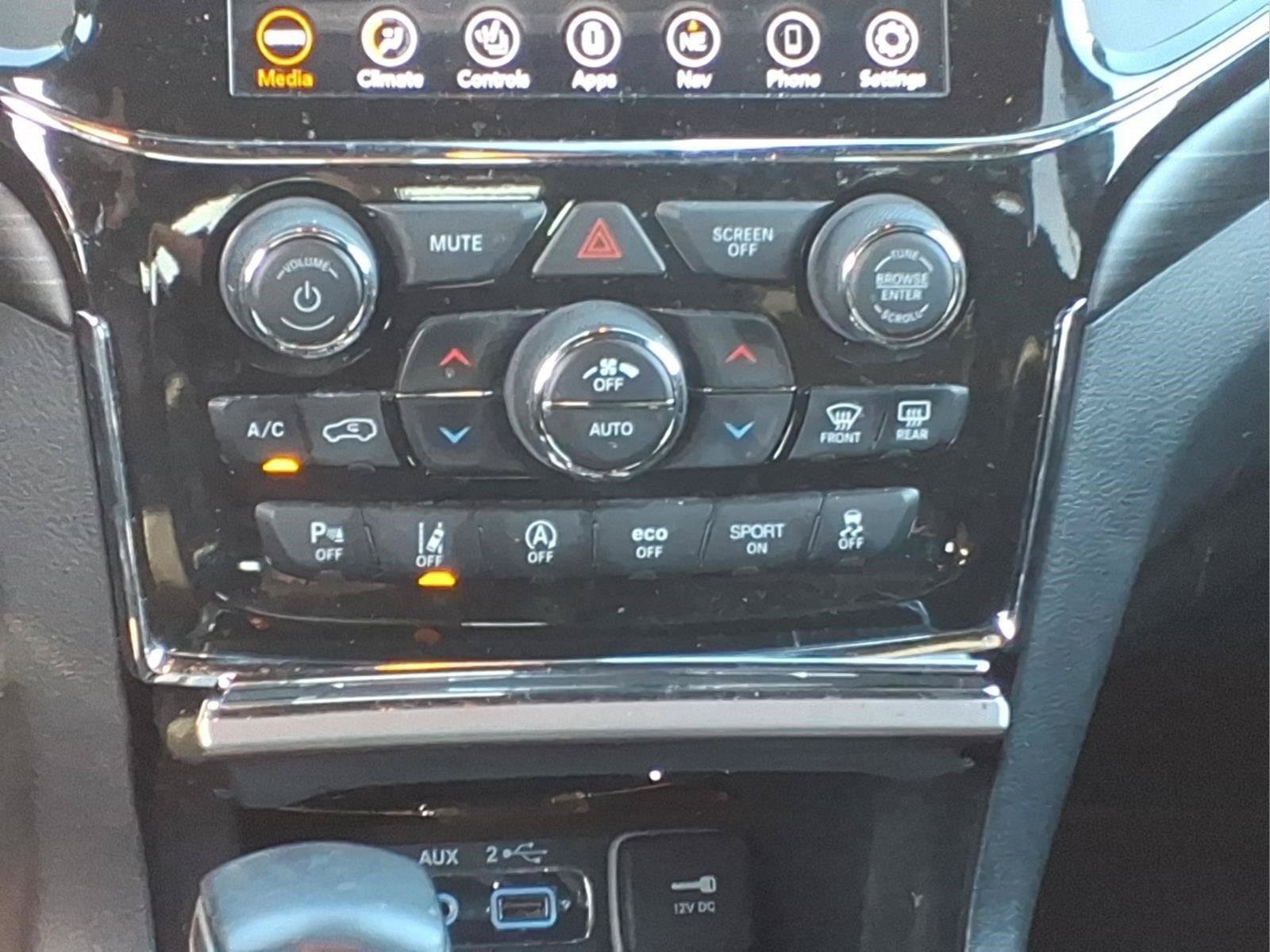 Used 2021 Jeep Grand Cherokee Laredo X AWD/4WD image 14