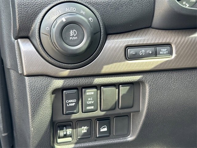 Used 2024 Nissan Titan PRO-4X w/ Pro-4x Convenience Package image 15