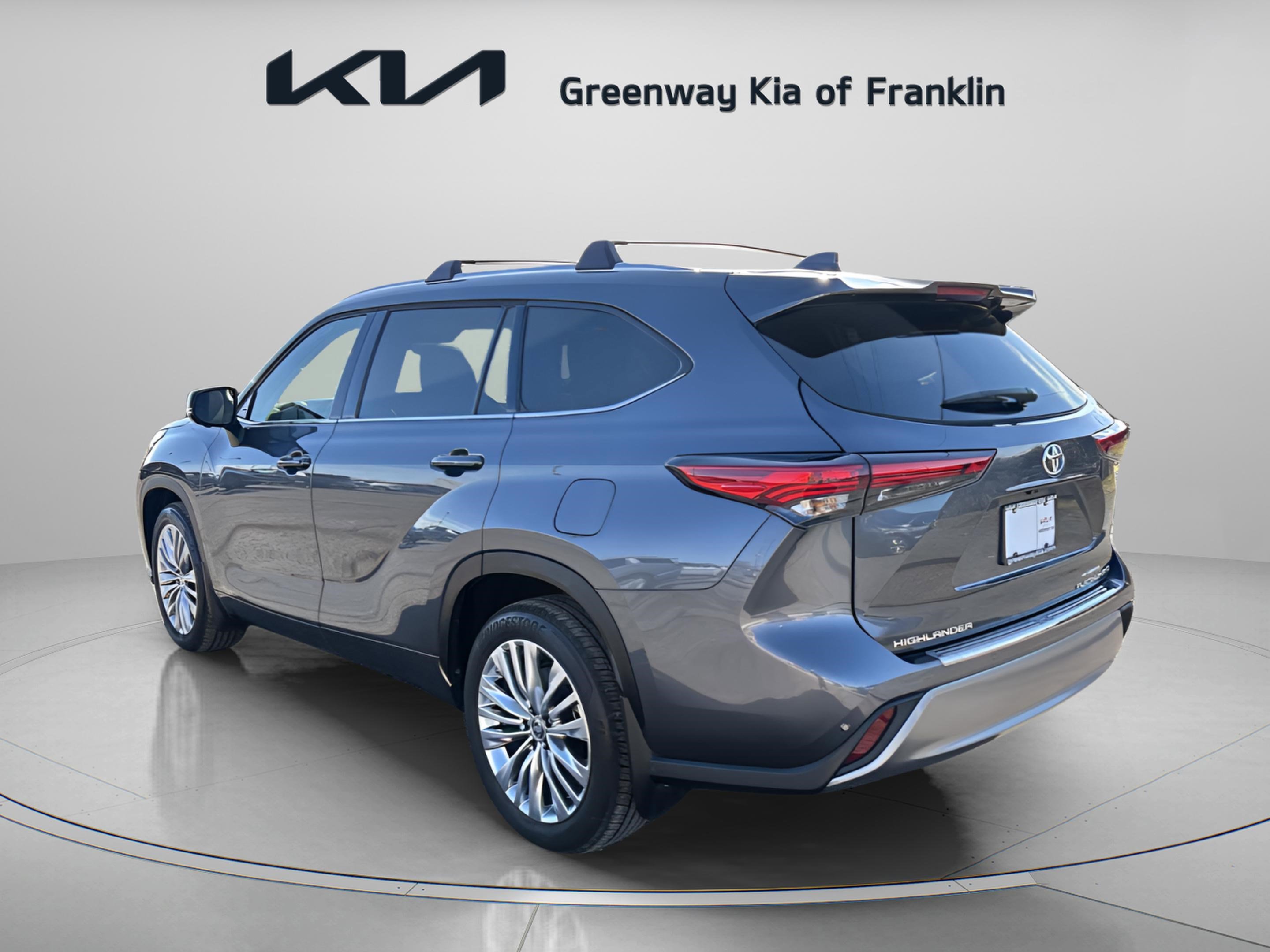 Used 2023 Toyota Highlander Platinum image 5