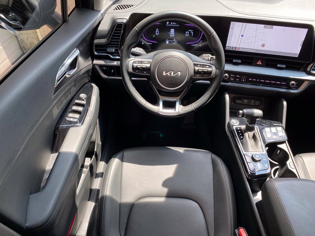 Used 2025 Kia Sportage EX FWD image 29