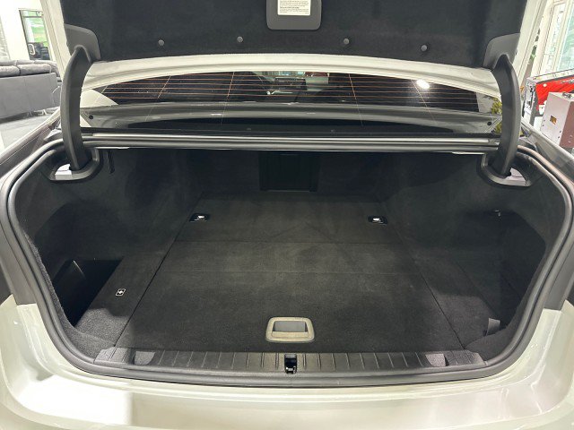 Used 2020 BMW 745e xDrive AWD/4WD image 39