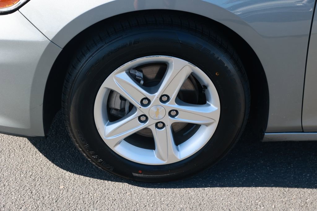 Used 2023 Chevrolet Malibu LT FWD image 11