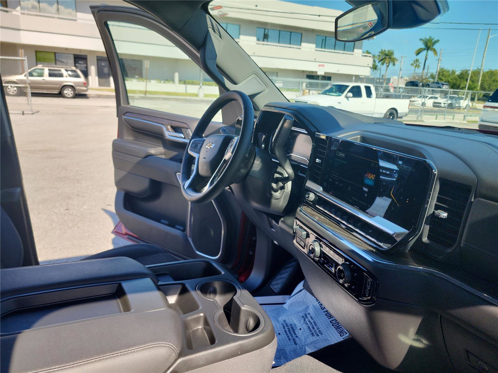 Used 2024 Chevrolet Silverado 1500 LT image 30