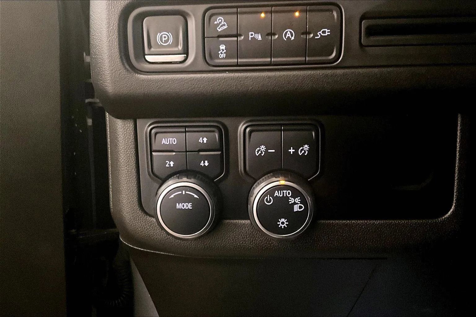 Used 2021 Chevrolet Tahoe Z71 image 31