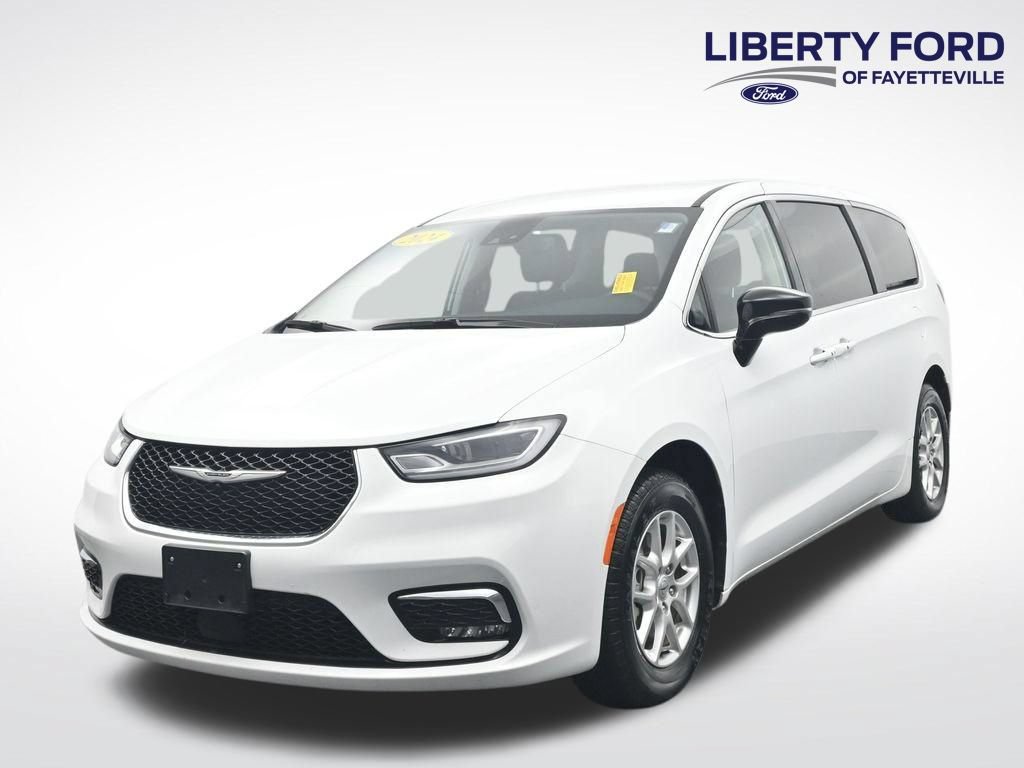 Used 2024 Chrysler Pacifica Touring-L