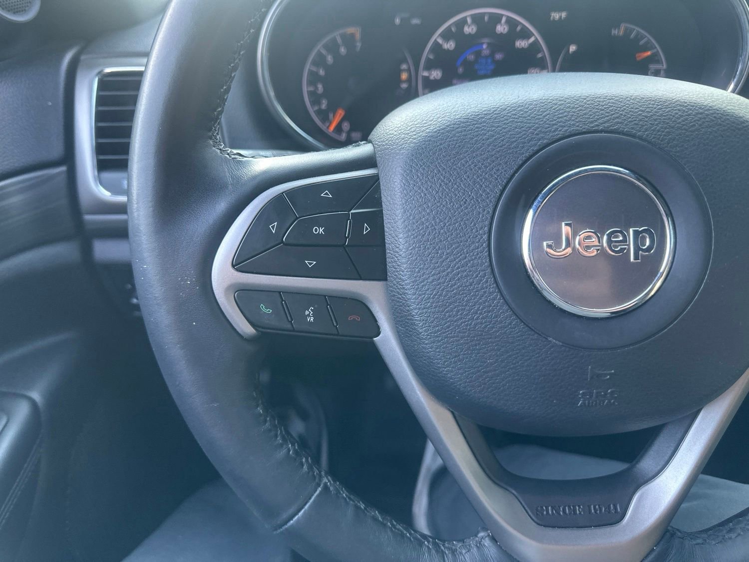 Used 2019 Jeep Grand Cherokee Altitude AWD/4WD image 23
