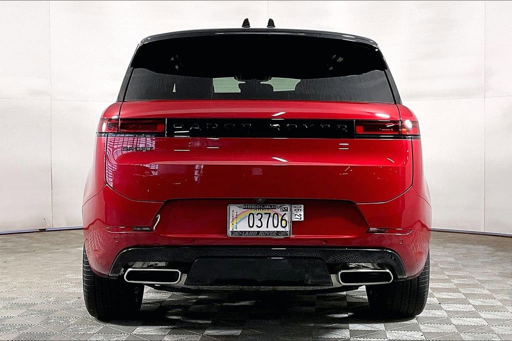 Used 2025 Land Rover Range Rover Sport Dynamic SE image 3