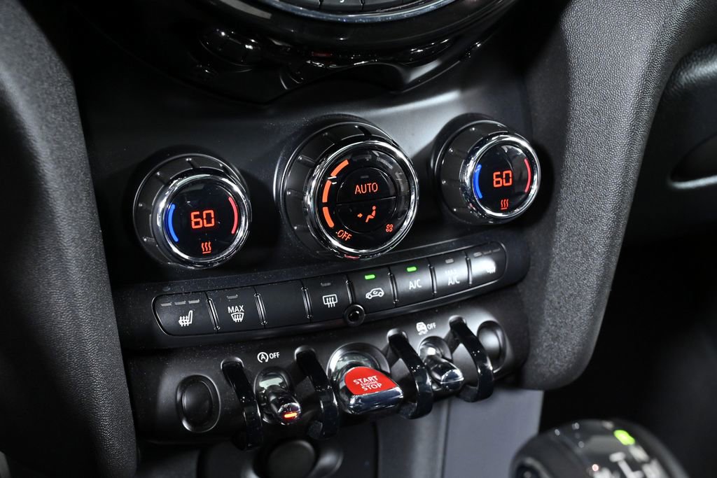 Used 2019 MINI Cooper 2-Door Hardtop w/ Signature Upholstery Package image 16