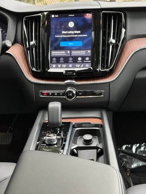 Used 2024 Volvo XC60 B5 Plus w/ Protection Package Premier AWD/4WD image 20