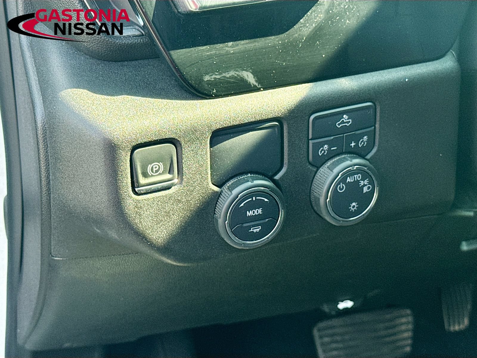 Used 2025 Chevrolet Silverado 1500 LT RWD image 13