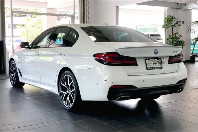 Used 2023 BMW 530e w/ M Sport Package RWD image 5