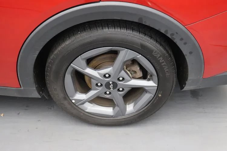 Used 2025 Kia K4 FWD image 38